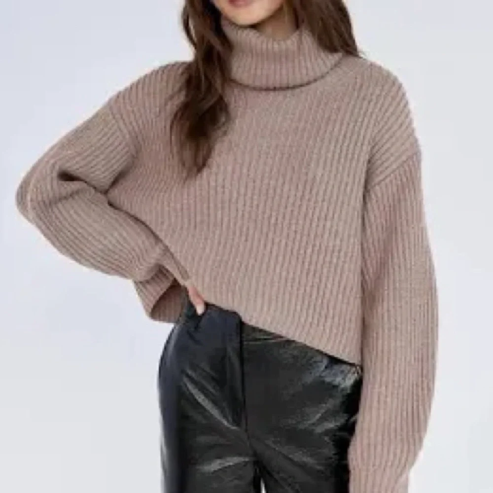 Aritzia Babaton Guell Cropped Wool Ribbed Turtleneck Sweater Size Medium Women’s - Picture 3 of 12